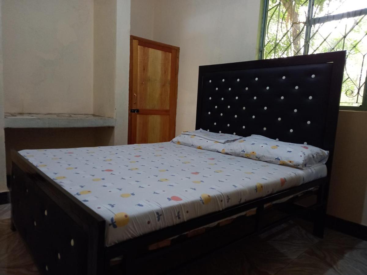 Airb&B Homestay Boma la Ngombe Exterior photo
